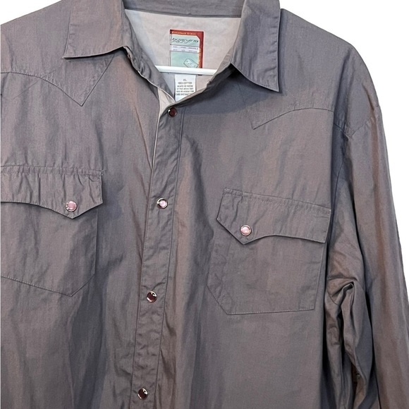 Button Up Unique Style - Picture 3 of 4